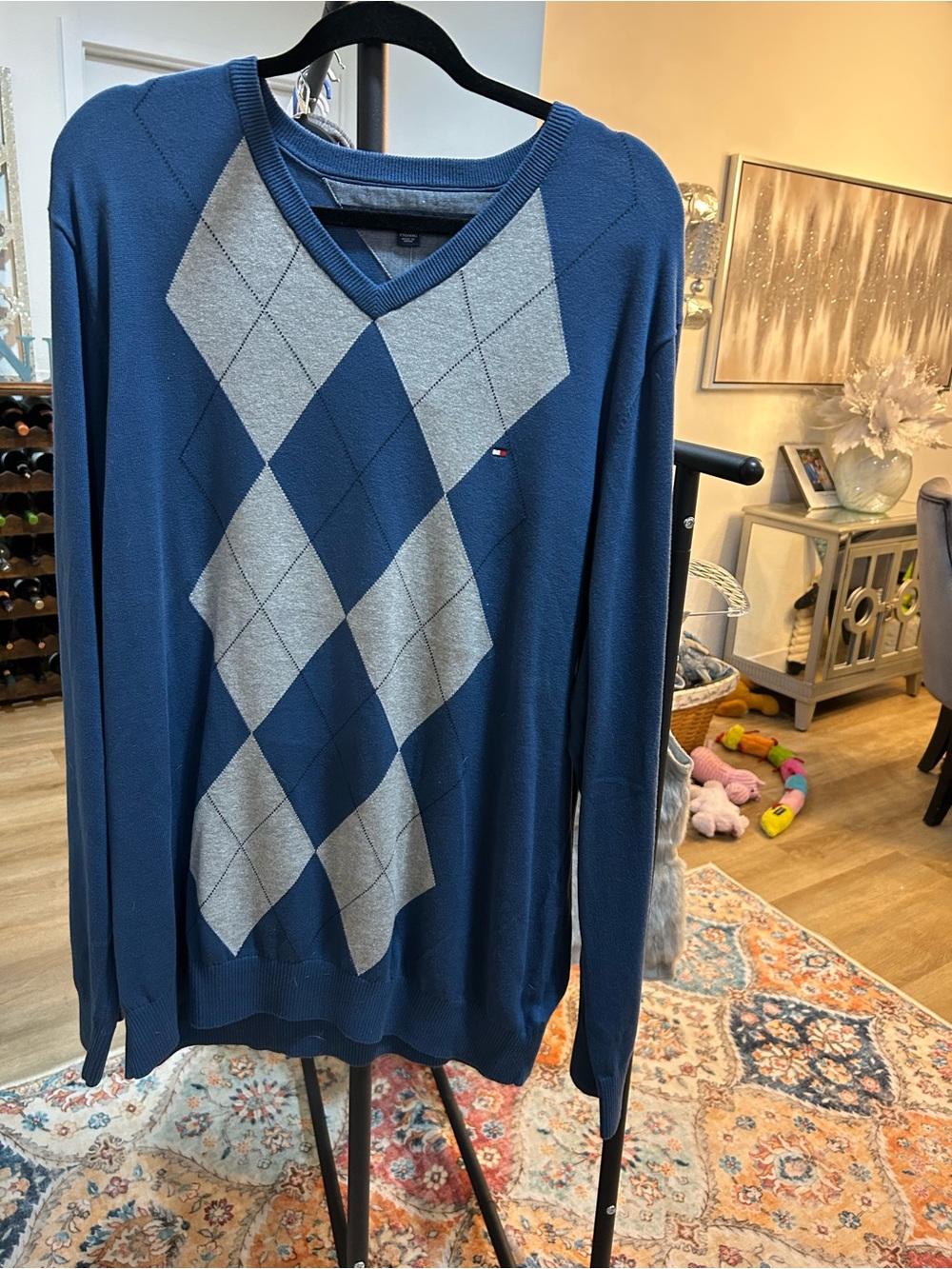 Tommy Hilfiger Men's Navy Blue Argyle V-Neck Sweater